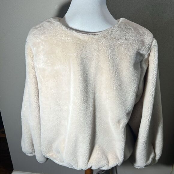 Philosophy Republic Clothing Woman’s L Soft Beige Faux Fur Sweater NWOT. WT223 - Picture 4 of 6